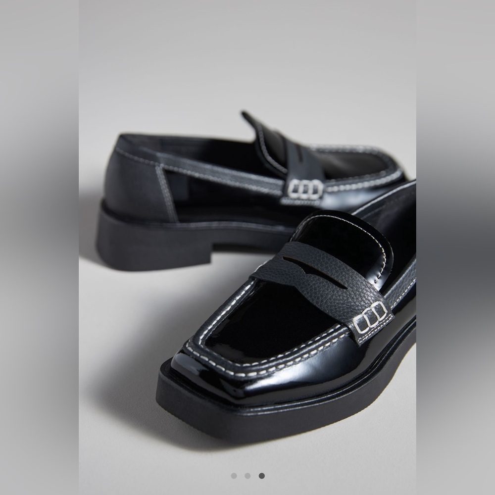 NWT G.H. Bass leather two textured black loafers